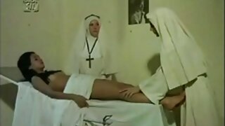 ღია თმიანი კლოუნის ს ...