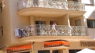 ყველა შიშველი კარგად ...